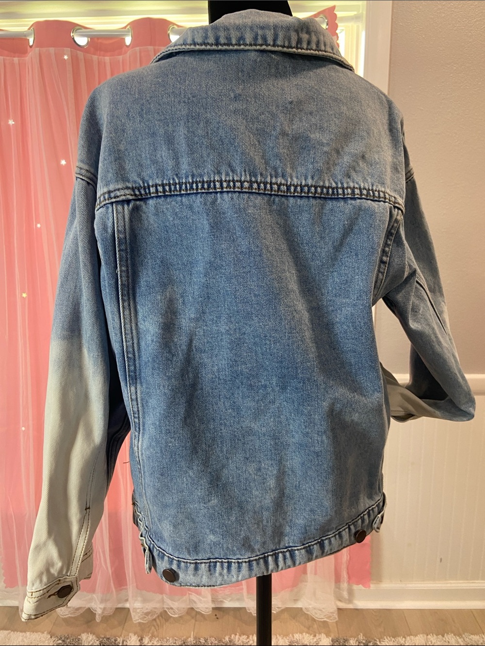 Vibrant Two-Tone Light Blue Denim Jacket size S - Picture 2 of 10